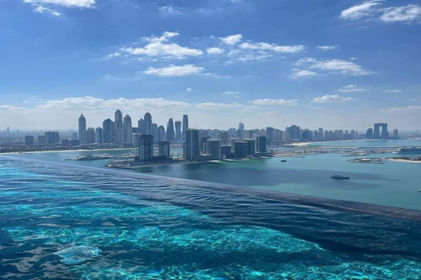 AURA SKYPOOL